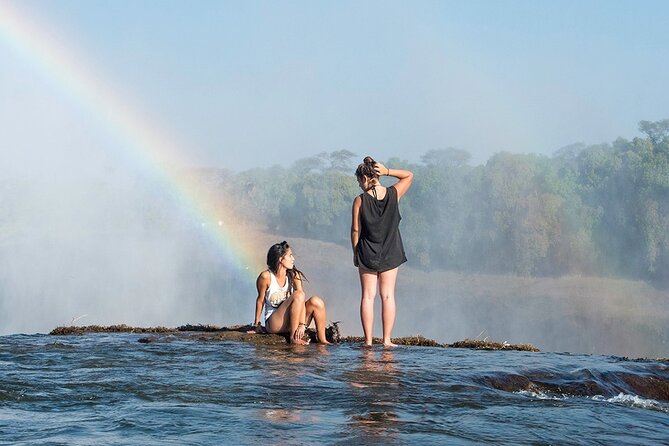 Cataract Island Pools - Walking across the island and the forming falls