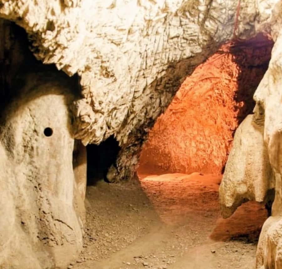 Chinhoyi Caves : Zimbabwe Explorers !! - Approaching the Wonder Hole