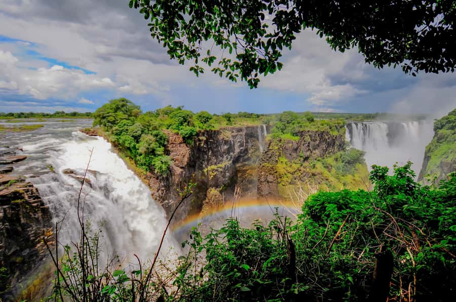 From Livingstone: Day Trip to Victoria Falls, Zimbabwe - Crossing into Zimbabwe without wasting the morning