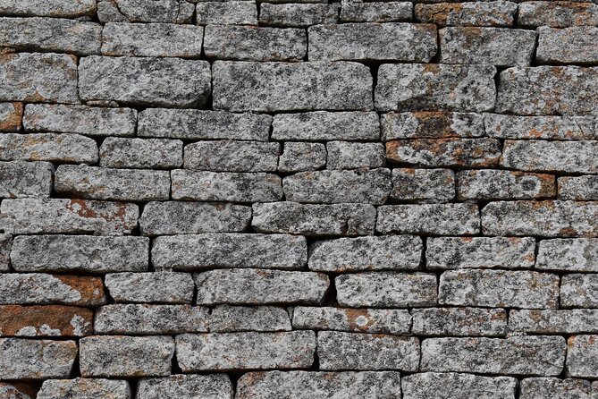 Great Zimbabwe - Breakfast before the stone city
