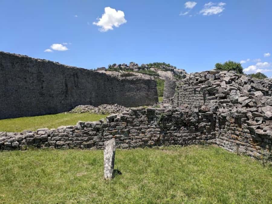 Great Zimbabwe: The World's View Historical Site !! - Museum, crafts, and traditional performance