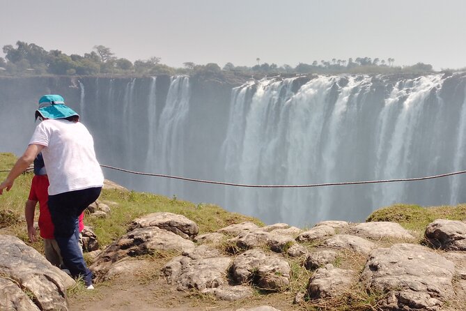 Guided Tour of the Falls - Rainbows, spray, and the best time for photographs
