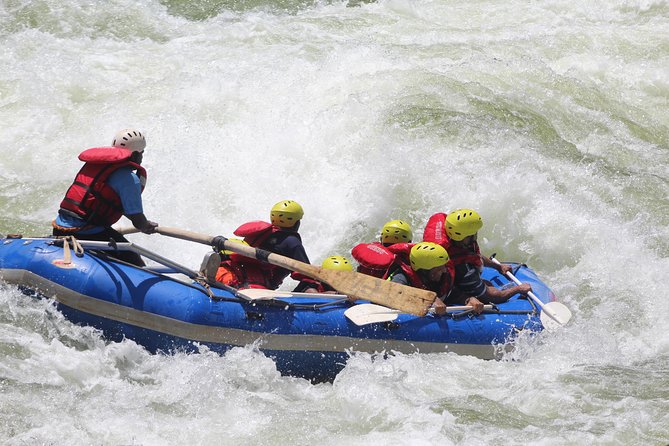 Half Day Zambezi Whitewater Rafting - Lunch beside the Zambezi