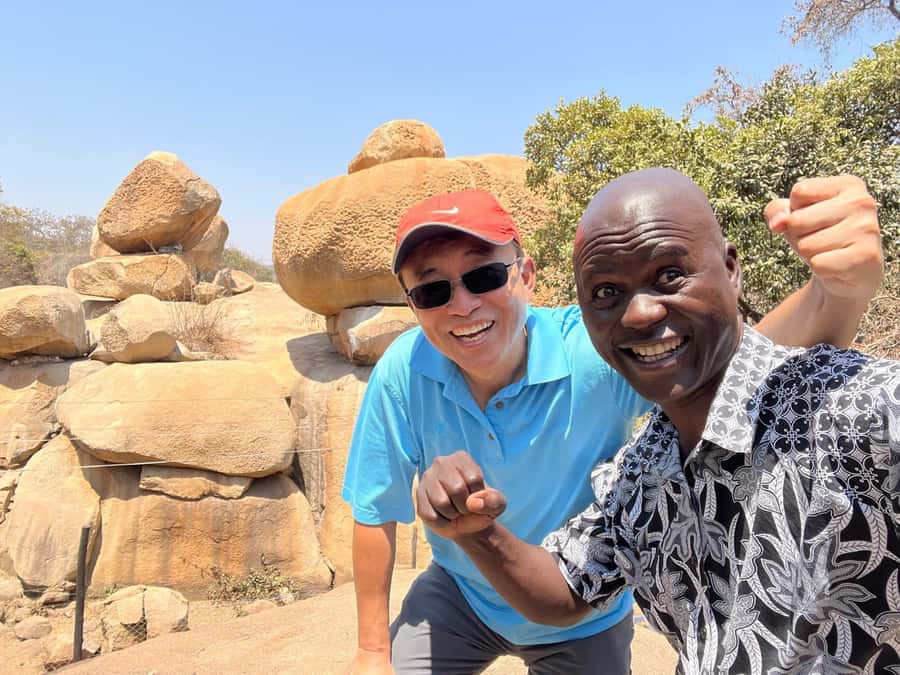 HARARE CITY TOUR ADVENTURES !! - Markets, crafts, and time for local food