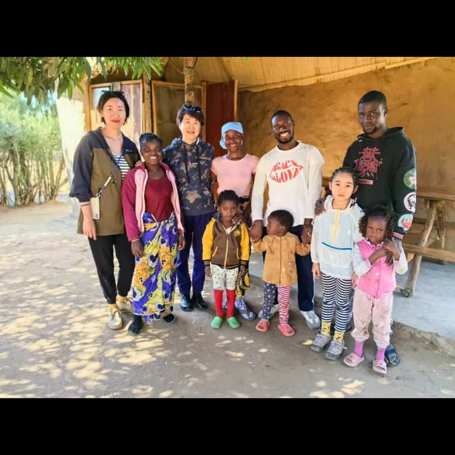 Livingstone: Amazing Traditional Village Tour - Traditional buildings, explained from the ground up