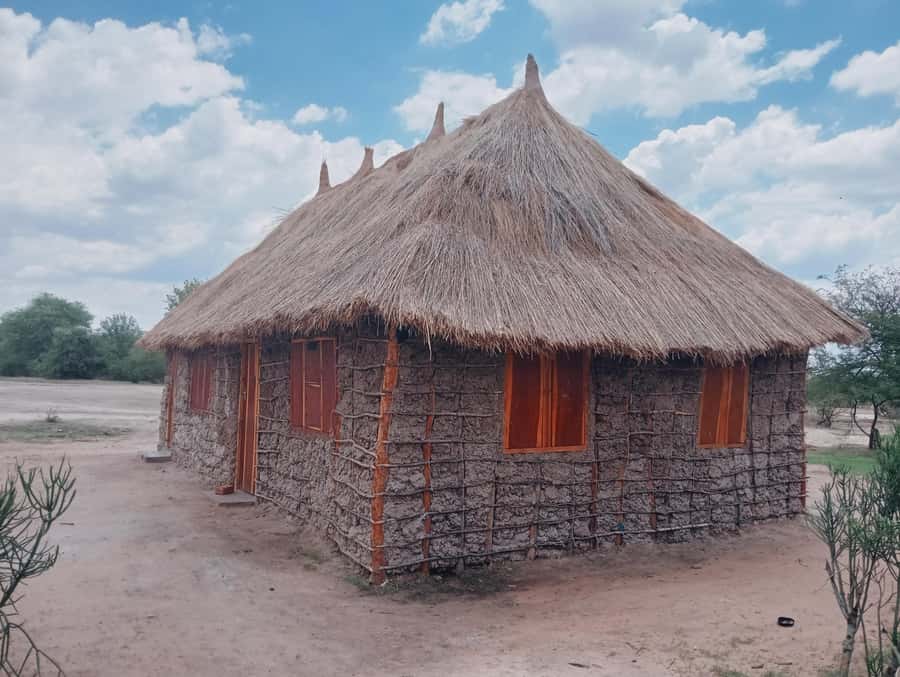 Livingstone: Amazing Traditional Village Tour - Meeting Lozi families and learning village life