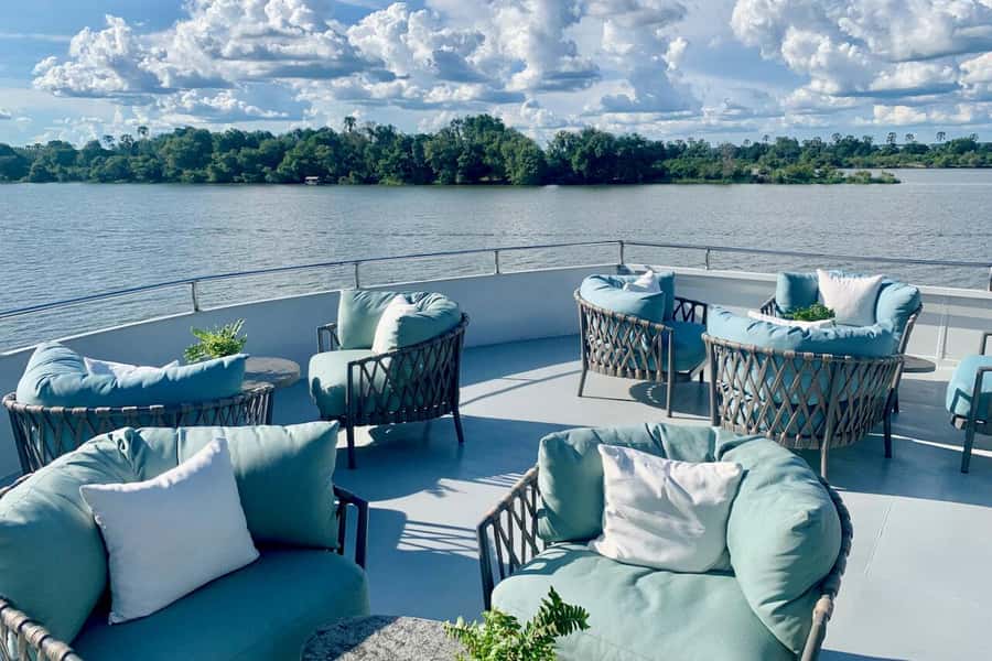 Luxury Cruise : Sunset Boat Cruise on The Zambezi Explorer - Why the Zambezi Explorer works well at sunset