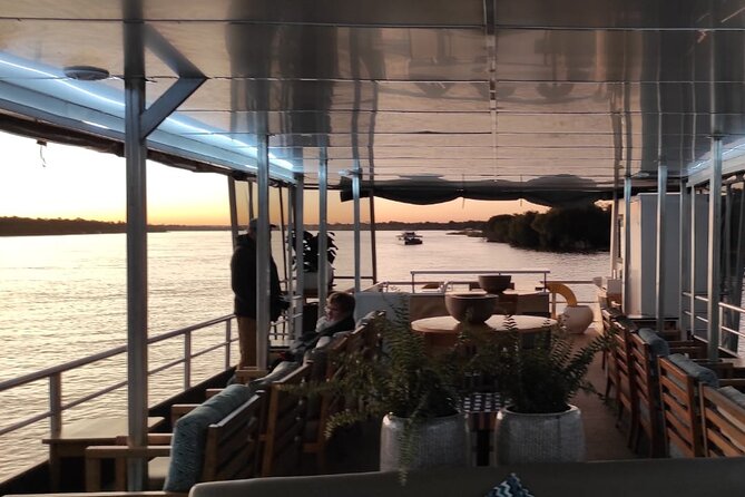Luxury Zambezi Sunset Game Cruise - The sunset is part of the entertainment