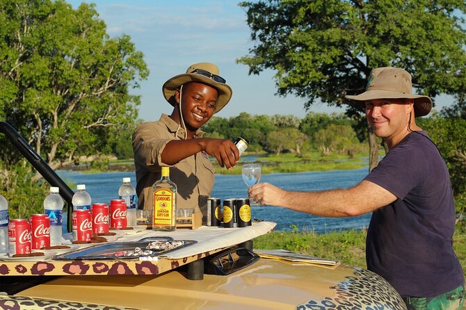 Prime Safari Game Drive with Gin Tonic and Amarula break - What makes this safari different