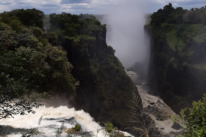 Private Guided Tour of the Falls with Pickup - The guide makes the difference