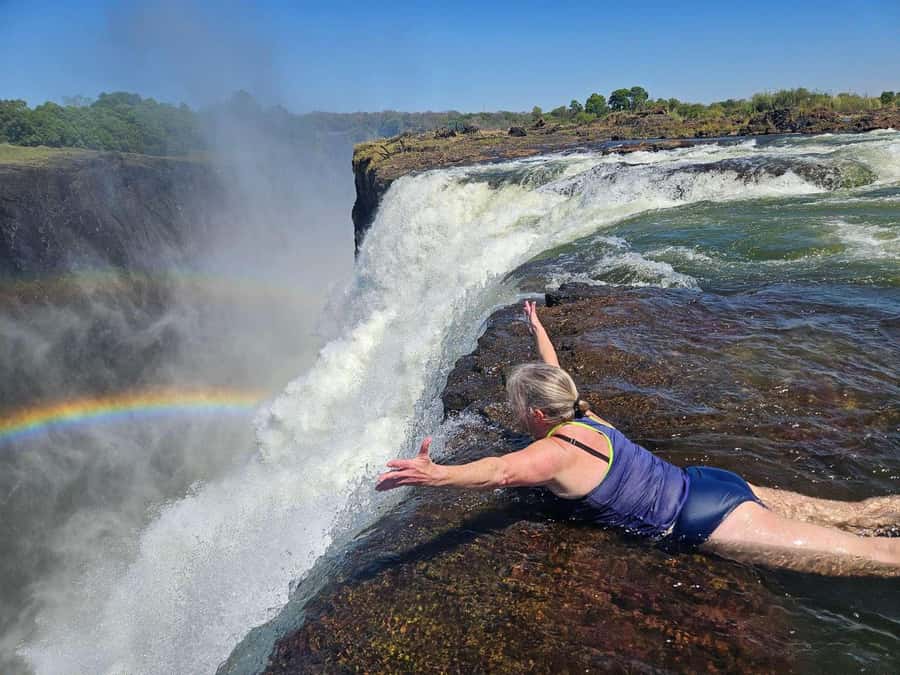 Victoria Falls: Devil's Pool High Tea - Crossing to the pickup and starting the day