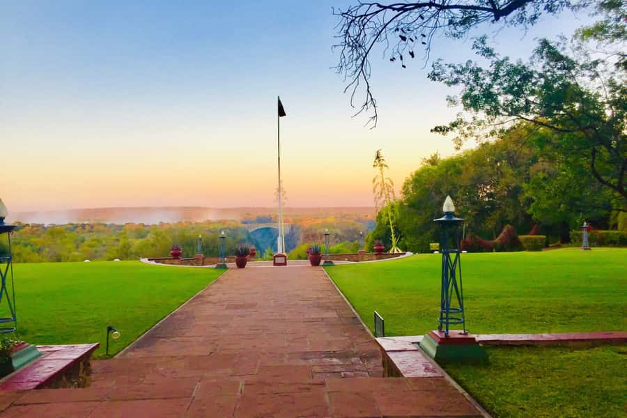 Victoria Falls Guided Tour with High Tea - Key points at a glance