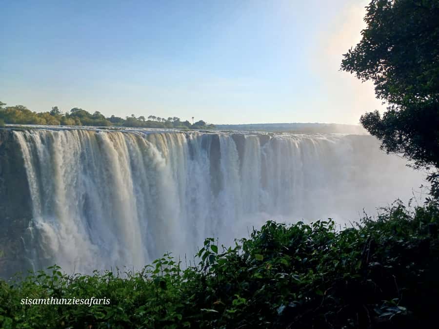 Victoria Falls: Guided Walking Tour - Best time, clothing, and practical preparation