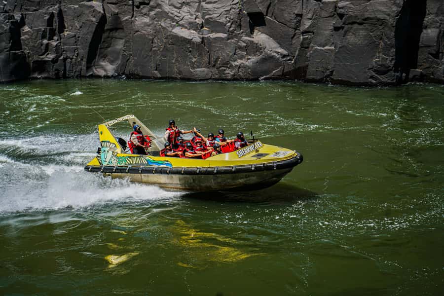 Victoria Falls: Jetboat Adventure Experience - Walking down into Batoka Gorge