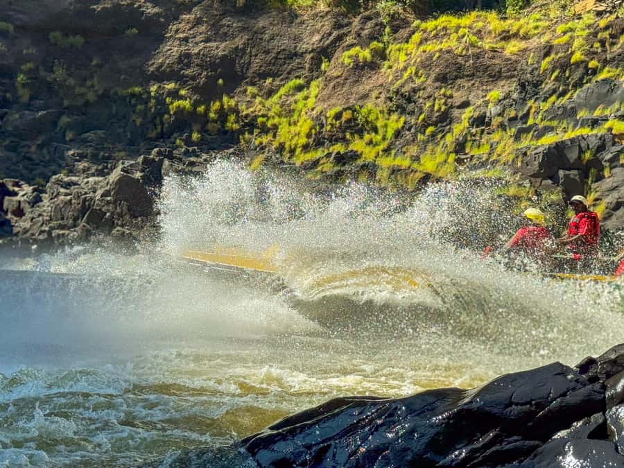 Victoria Falls: Jetboat Adventure Experience - Refreshments and what is included