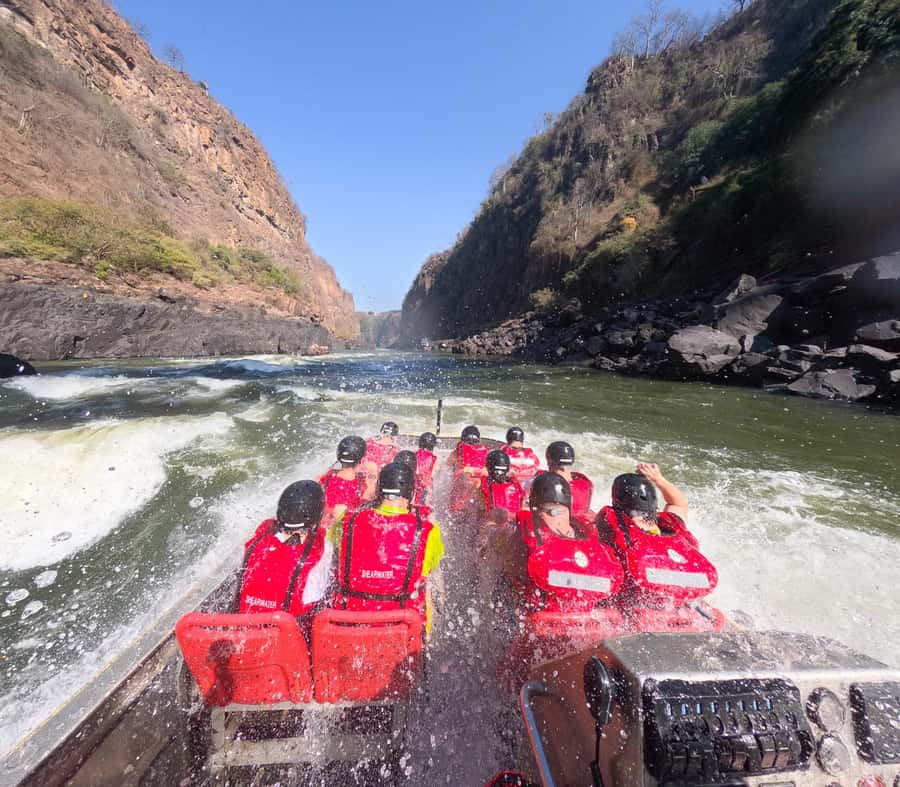Victoria Falls: Jetboat Adventure Experience - The 10-minute transfer from Victoria Falls Town