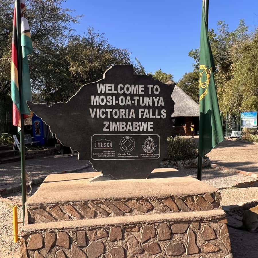 Victoria Falls: Private Guided Tour of the Waterfalls - Key points to know before booking