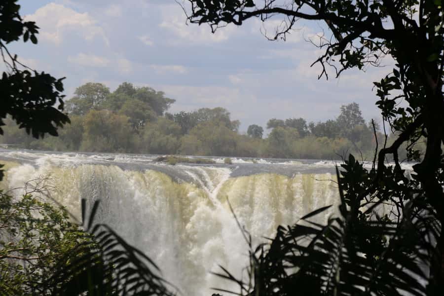 Victoria Falls: Private Guided Tour of the Waterfalls - What your guide adds beyond the views
