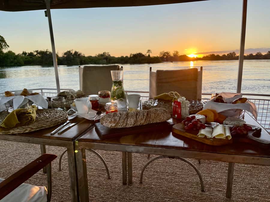 Victoria Falls: Private Sunrise Cruise with Breakfast - The first hour: silent water and waking bush