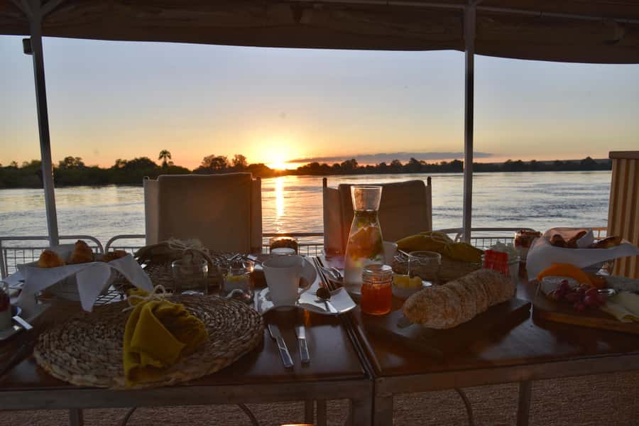 Victoria Falls: Private Sunrise Cruise with Breakfast - Who should book this sunrise cruise?