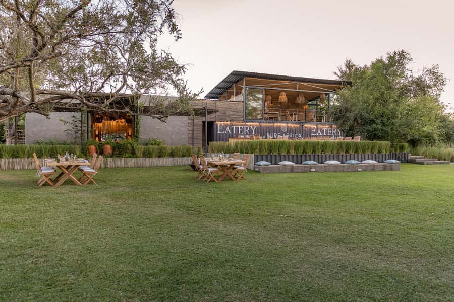 Victoria Falls: The Eatery Dinner Experience - How the two-hour dinner unfolds