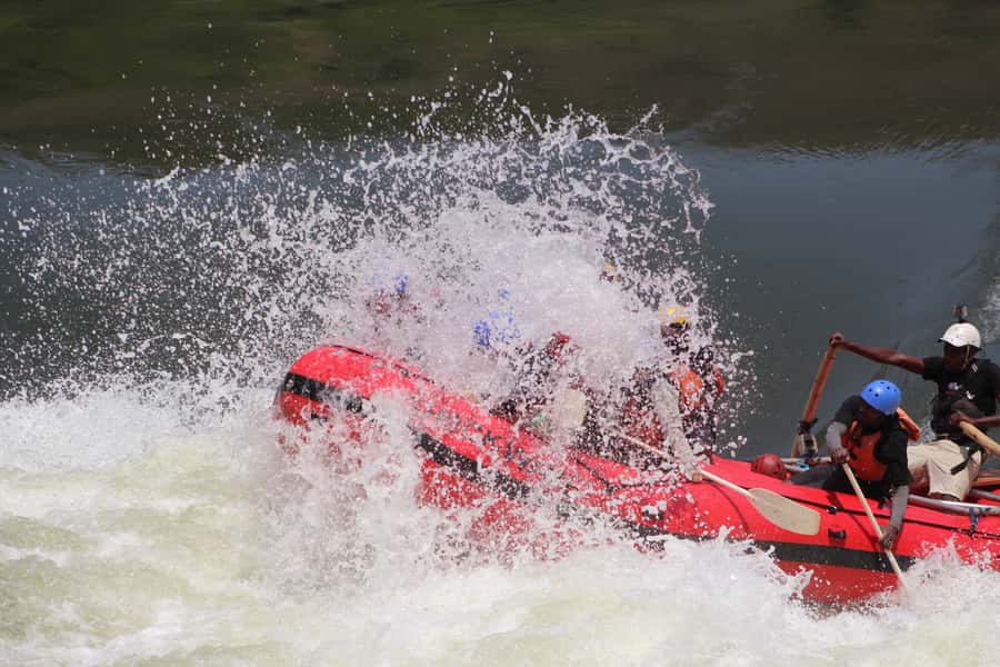 Victoria Falls: Zambezi River White Water Rafting Experience - Climbing out and eating well