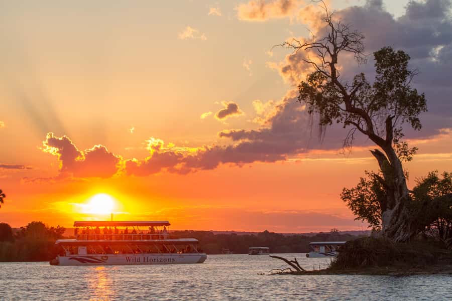 Zimbabwe: Sundowner Cruise (Standard) Zambezi River - Practical timing, clothing, and booking advice