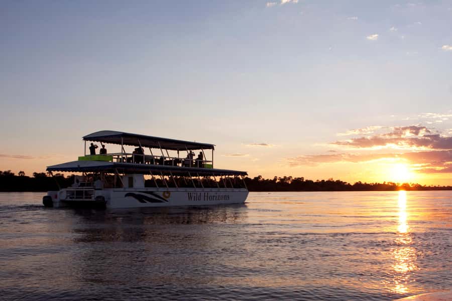Zimbabwe: Sundowner Cruise (Standard) Zambezi River - Boarding the Zambezi at the best hour