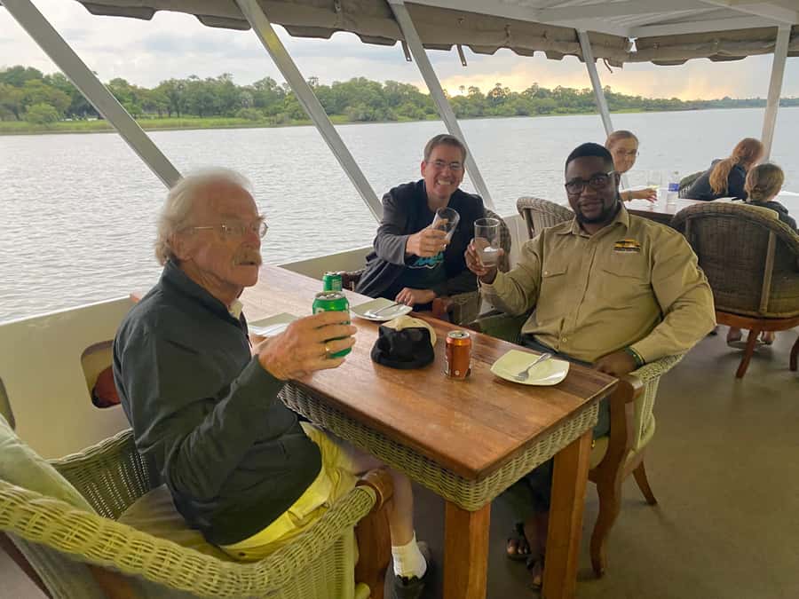 Zimbabwe: Victoria Falls Full-Day Package - An afternoon break before the Zambezi