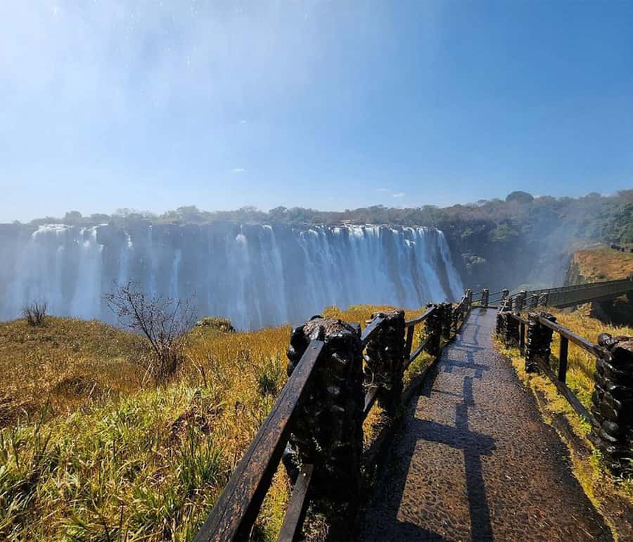 Zimbabwe & Zambia side Private Guided Tour of the Falls - Seeing Victoria Falls from two national parks